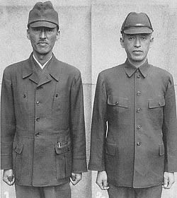 写真:国民服姿の男性